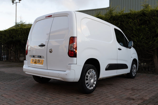 VAUXHALL COMBO 2021 2300 SPORTIVE TD WHITE