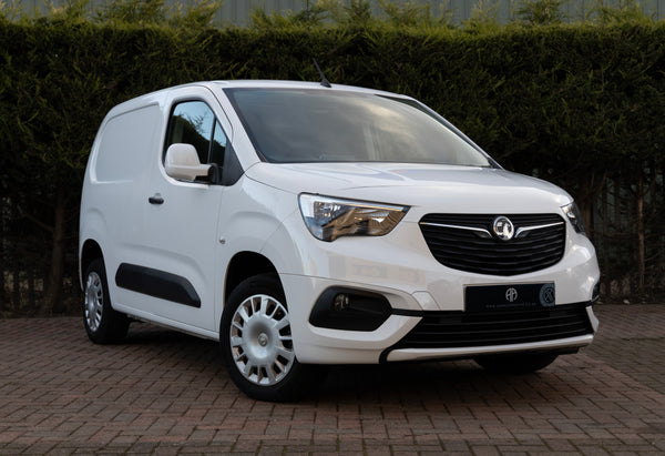 VAUXHALL COMBO 2021 2300 SPORTIVE TD WHITE