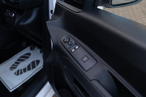 VAUXHALL COMBO 2021 2300 SPORTIVE TD WHITE