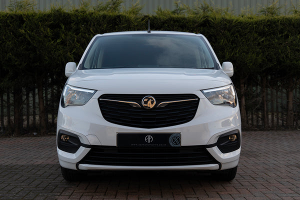 VAUXHALL COMBO 2021 2300 SPORTIVE TD WHITE