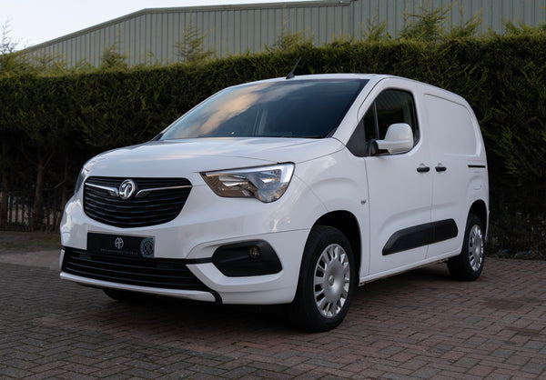 VAUXHALL COMBO 2021 2300 SPORTIVE TD WHITE